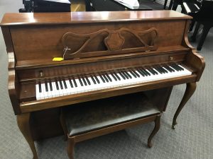 brown piano